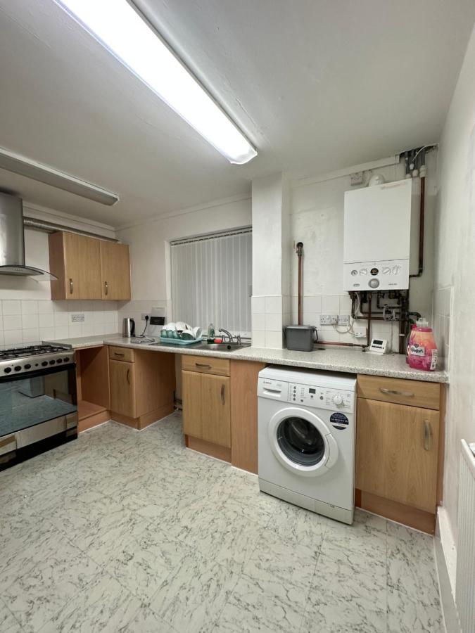 Bright, Warm & Cozy House In Harpurhey Apartment Manchester Exterior foto
